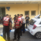 بالصور: اصابة طفيفة لطفل اثر نسيانه داخل مركبة في مدينة يافا 